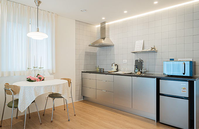 주거공간과 스테이를 함께 배치한 듀플렉스 주택 |  순디네집짓기 