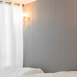 포인트 월의 입체감과 은은한 빛이 만나 완성된 월 인테리어